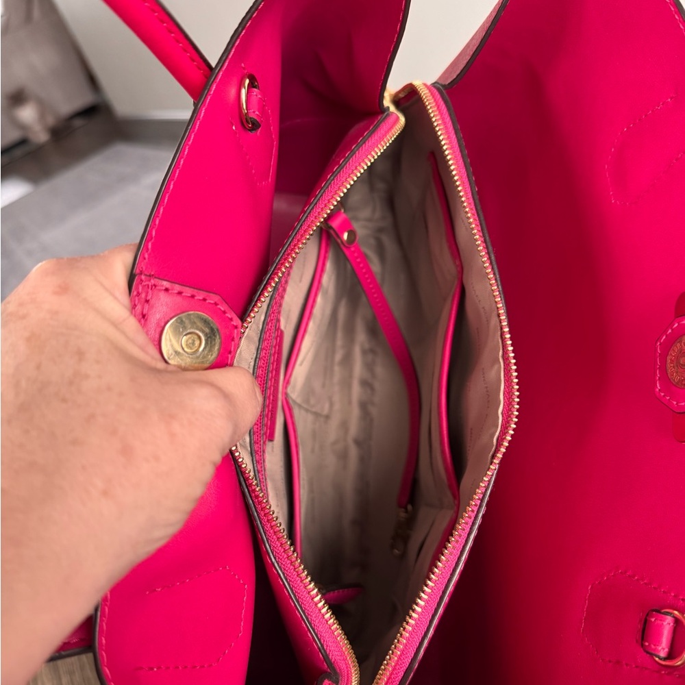 Michael Kors Fuchsia Tote Bag - Picture 4 of 8